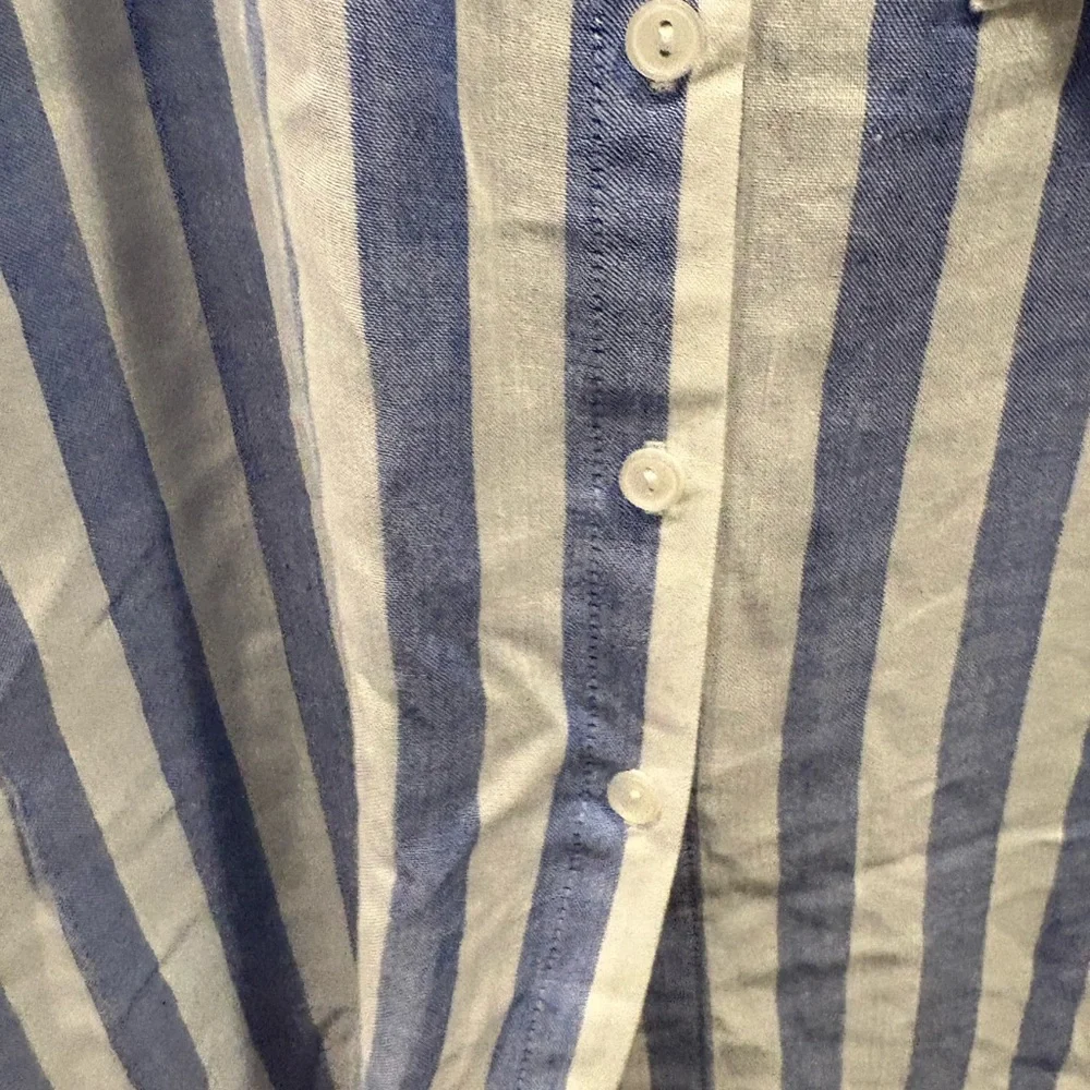 🔥 2/$10 3/12$ Vixbe XL Striped Button-Up Shirt - Picture 3 of 6